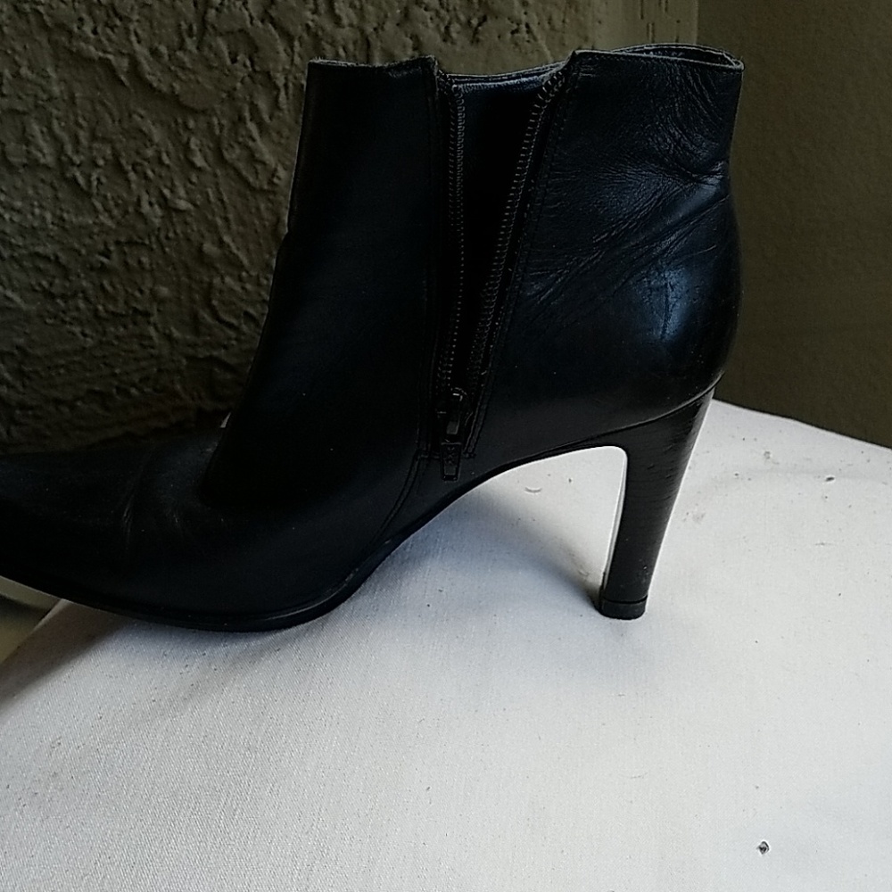 Boots - Picture 2 of 4